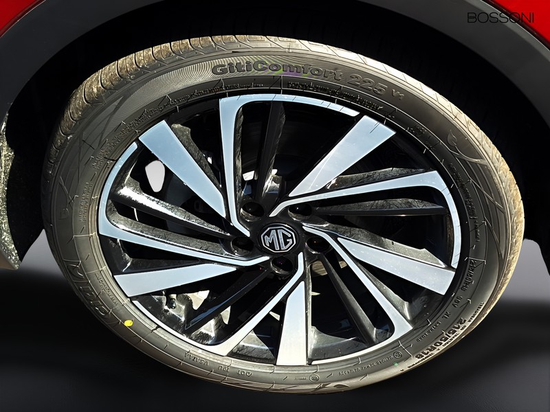 13 - Mg ZS 1.5 hybrid+ luxury auto