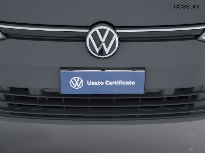13 - Volkswagen Golf variant 1.0 etsi evo 110cv life dsg