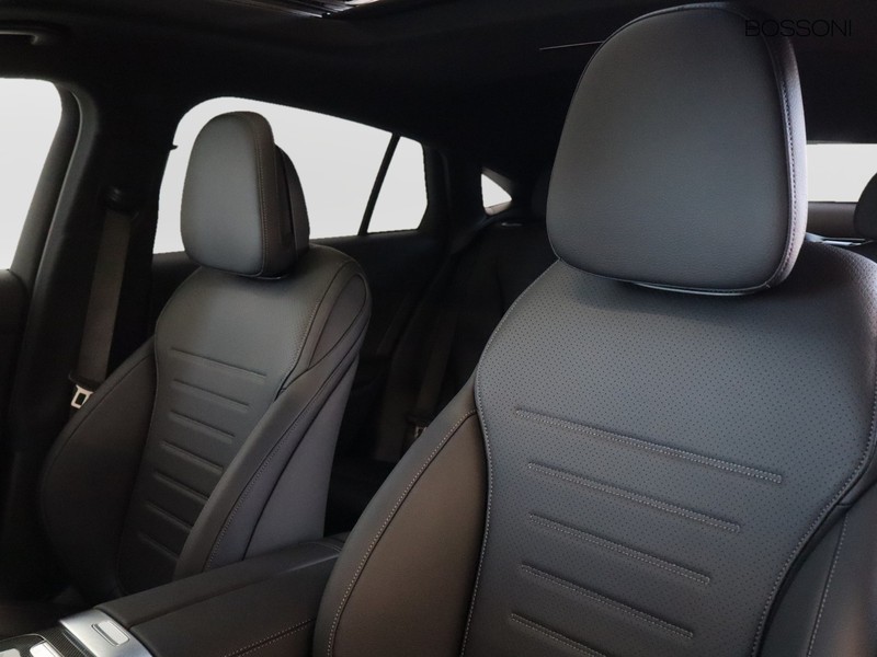 7 - Mercedes GLC coupe 220 d amg line premium 4matic 9g-tronic
