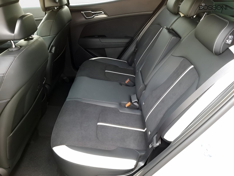 13 - Kia Sportage 1.6 t-gdi hev gt-line sunroof pack 2wd at6