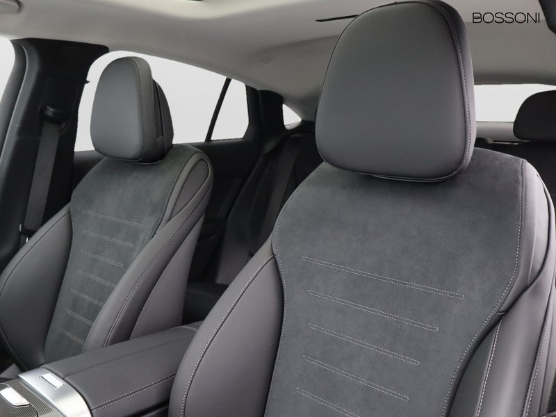 7 - Mercedes GLC coupe 300 de plug in hybrid amg line premium tech 4matic 9g-tronic