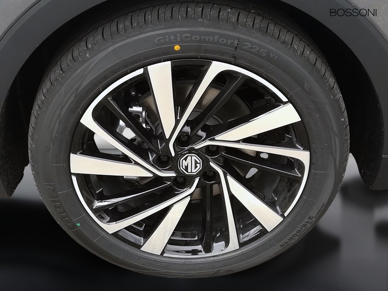 13 - Mg ZS 1.5 hybrid+ luxury auto