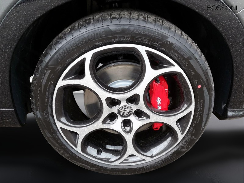 13 - Alfa Romeo Tonale 1.5 hybrid 160cv veloce tct7