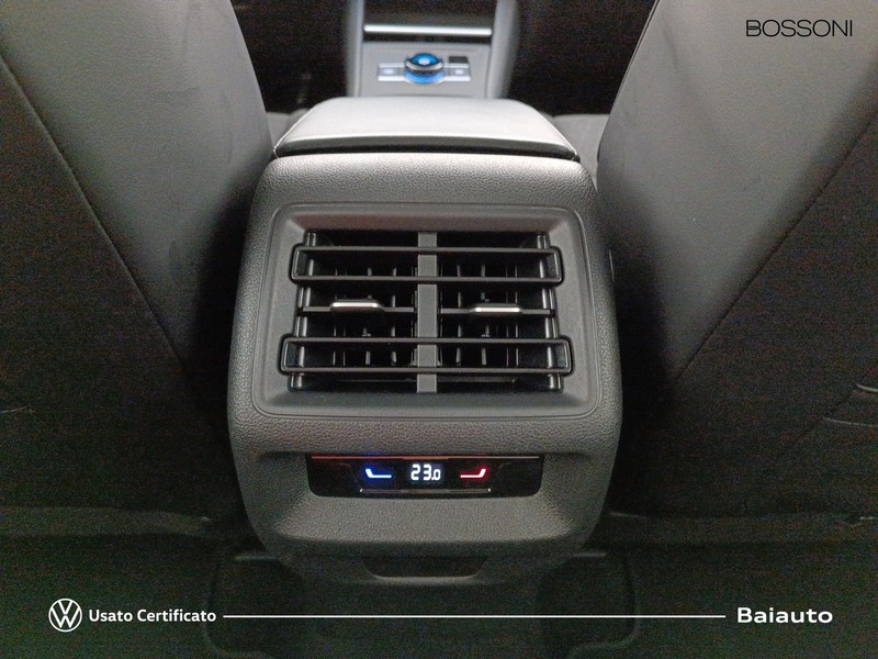 13 - Volkswagen Tiguan 2.0 tdi scr 150cv life dsg