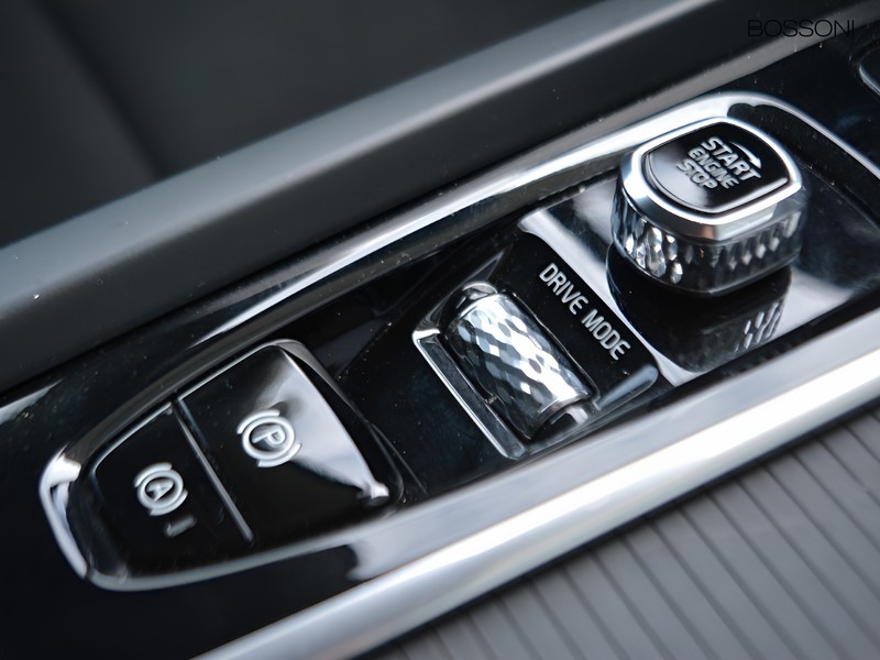 19 - Volvo XC60 2.0 b4 momentum awd geartronic my20