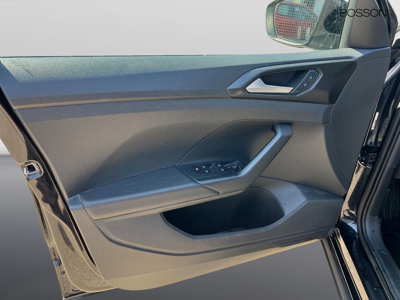 7 - Volkswagen T-Cross 1.0 tsi 95cv style