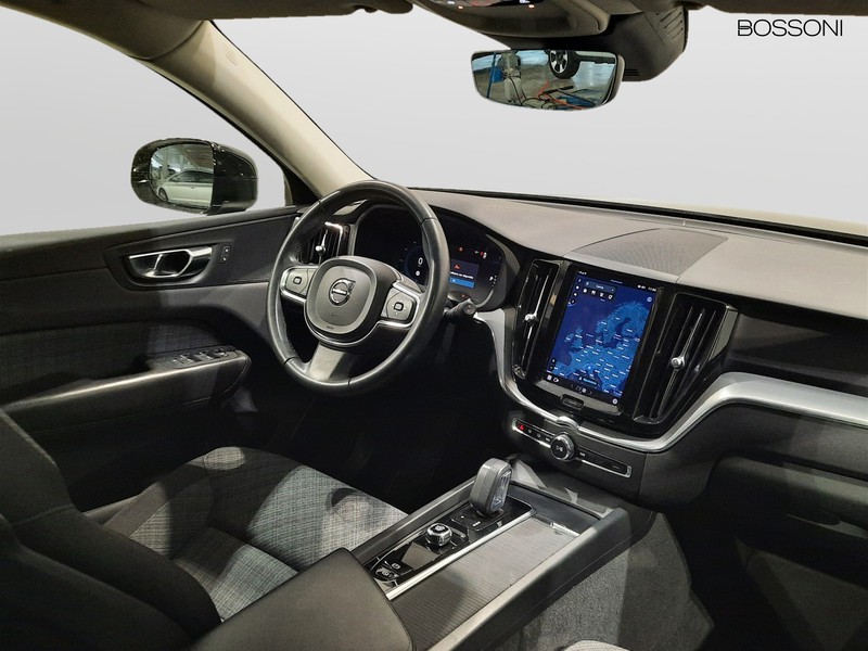 7 - Volvo XC60 2.0 b4 momentum pro automatico
