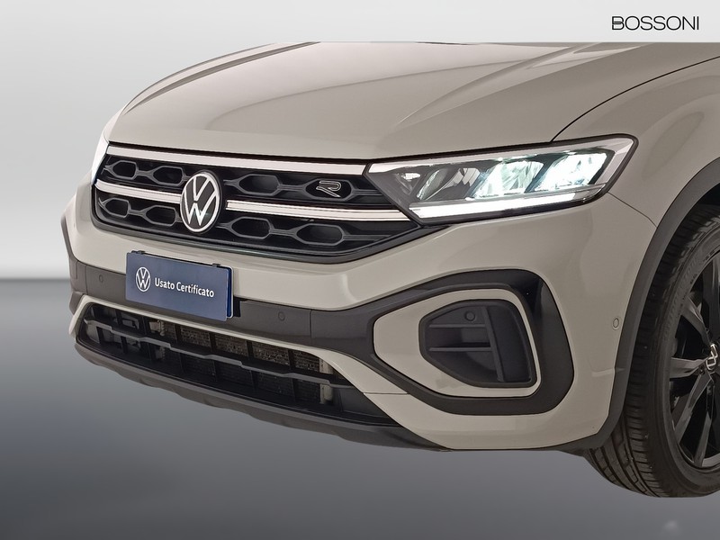 13 - Volkswagen T-Roc 1.0 tsi 110cv r line