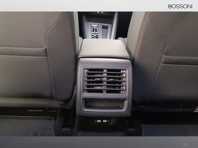 25 - Volkswagen Golf 1.5 etsi act 115cv edition plus dsg