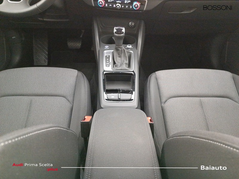 13 - Audi Q2 35 1.5 tfsi s line edition s tronic