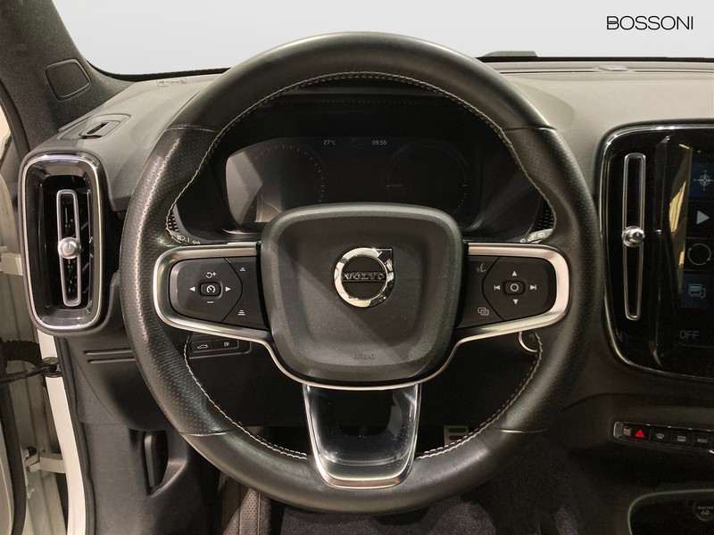 13 - Volvo XC40 1.5 t5 recharge plug-in-hybrid r-design geartronic my21