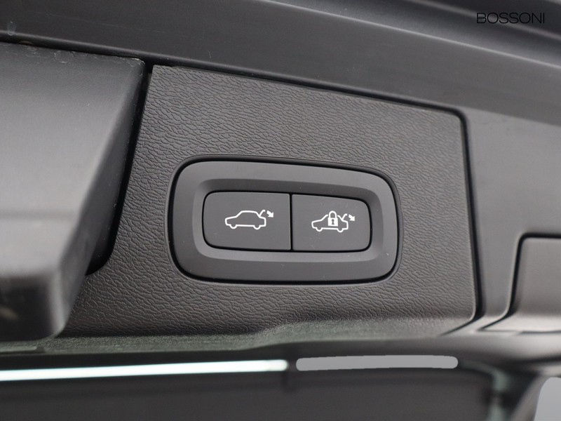 19 - Volvo XC60 2.0 t6 recharge plug-in hybrid  inscription expression awd automatico