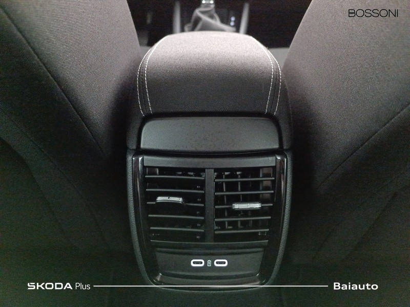 13 - Skoda Kamiq 1.0 tsi 115cv black dots dsg