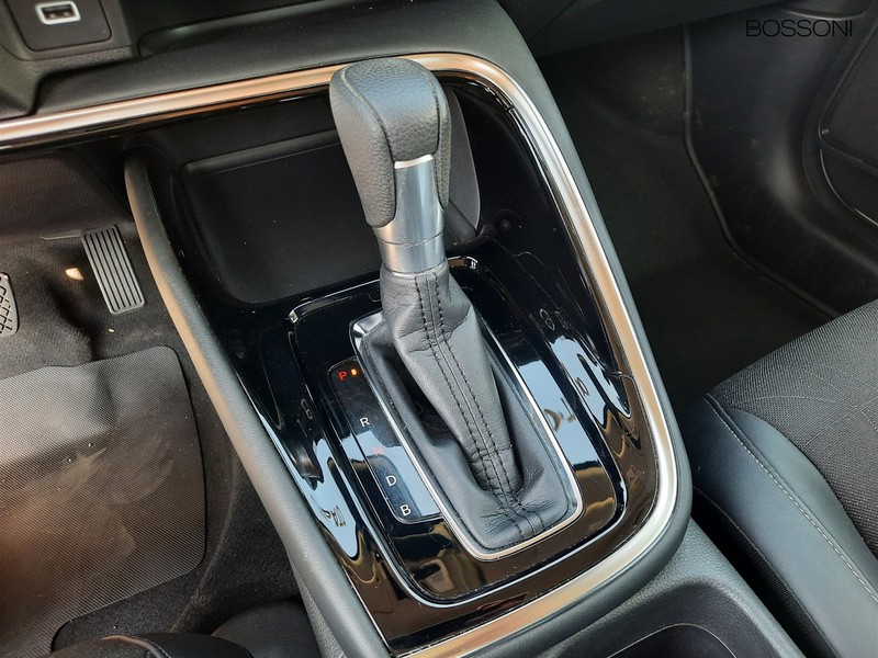 13 - Honda HR-V 1.5 hev advance