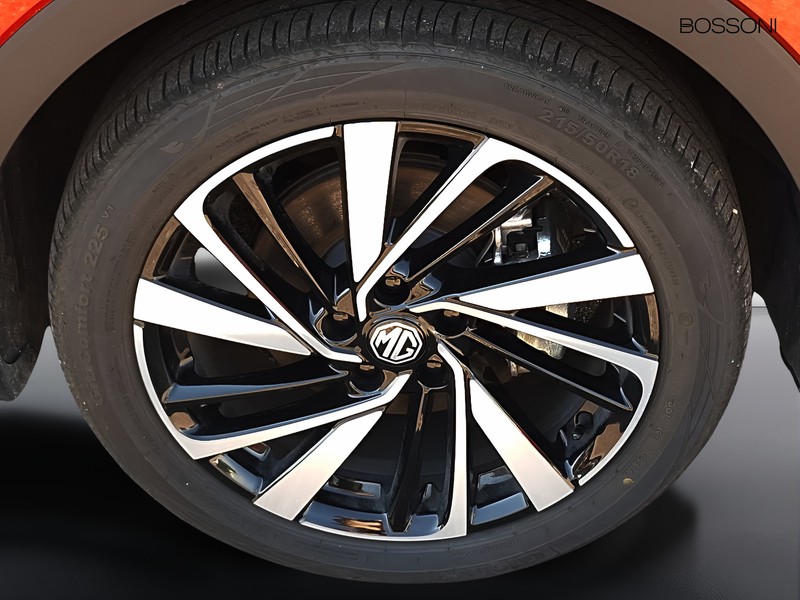 13 - Mg ZS 1.5 hybrid+ luxury auto