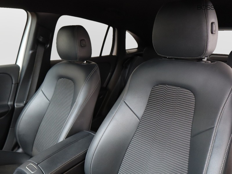 7 - Mercedes GLA 180 d sport plus 8g-dct