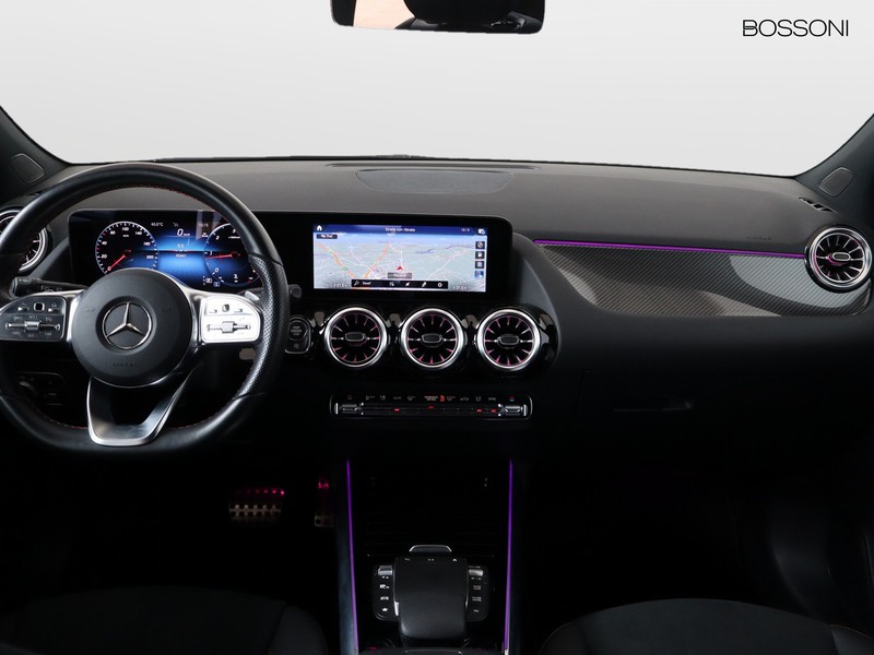 13 - Mercedes GLA 200 d premium 4matic 8g-dct