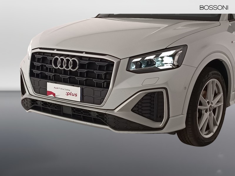 13 - Audi Q2 35 1.5 tfsi s line edition s tronic