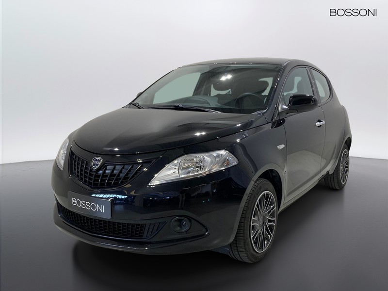 1 - Lancia Ypsilon 1.0 firefly hybrid 70cv silver s&s