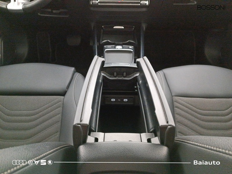 13 - Mercedes GLA 180 d progressive advanced 8g-dct