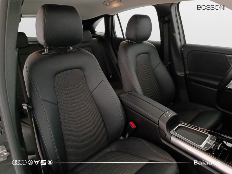 19 - Mercedes GLA 180 d progressive advanced 8g-dct