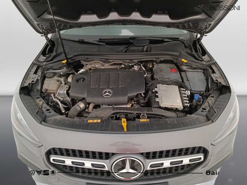31 - Mercedes GLA 180 d progressive advanced 8g-dct
