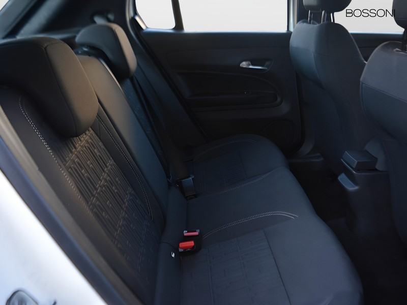 7 - Fiat 600 1.2 hybrid 145cv edct