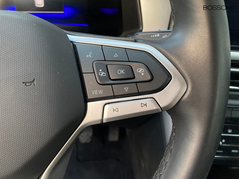 13 - Volkswagen T-Roc 2.0 tdi scr 115cv life