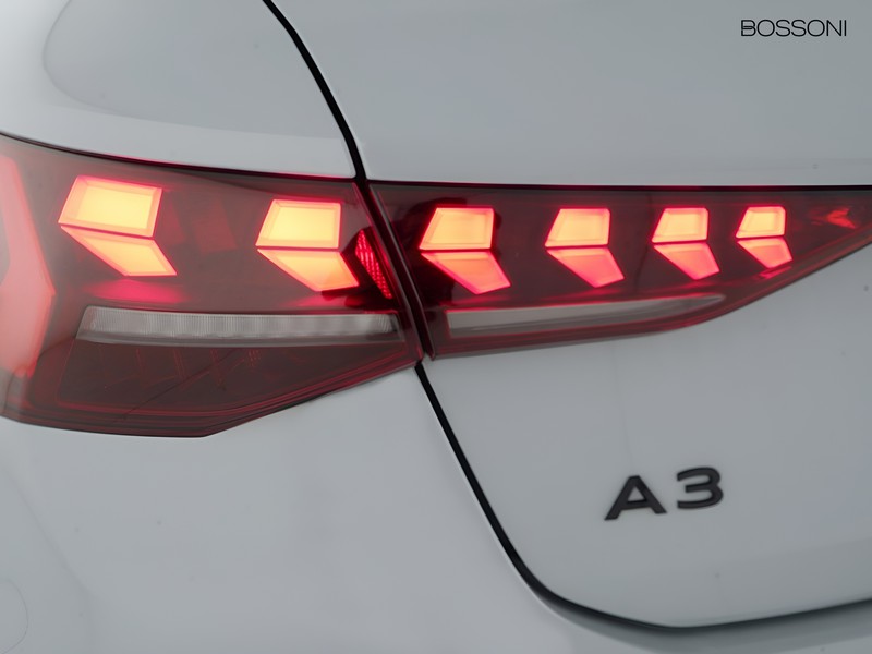 7 - Audi A3 sportback 2.0 tdi 150cv business s tronic