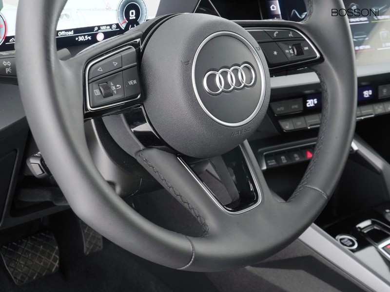 25 - Audi A3 sportback 2.0 tdi 150cv business s tronic