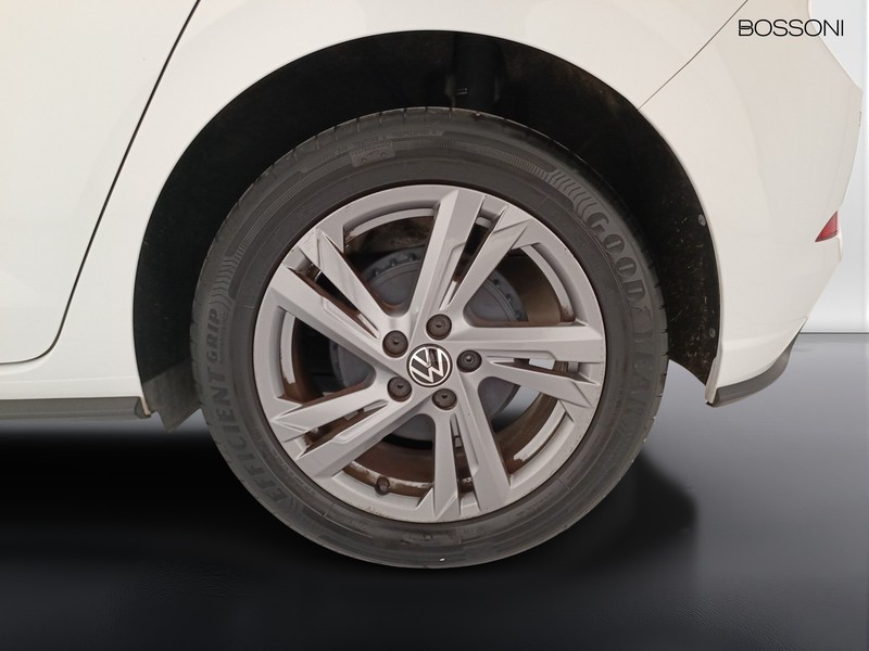 25 - Volkswagen Polo 1.0 tsi 95cv r line