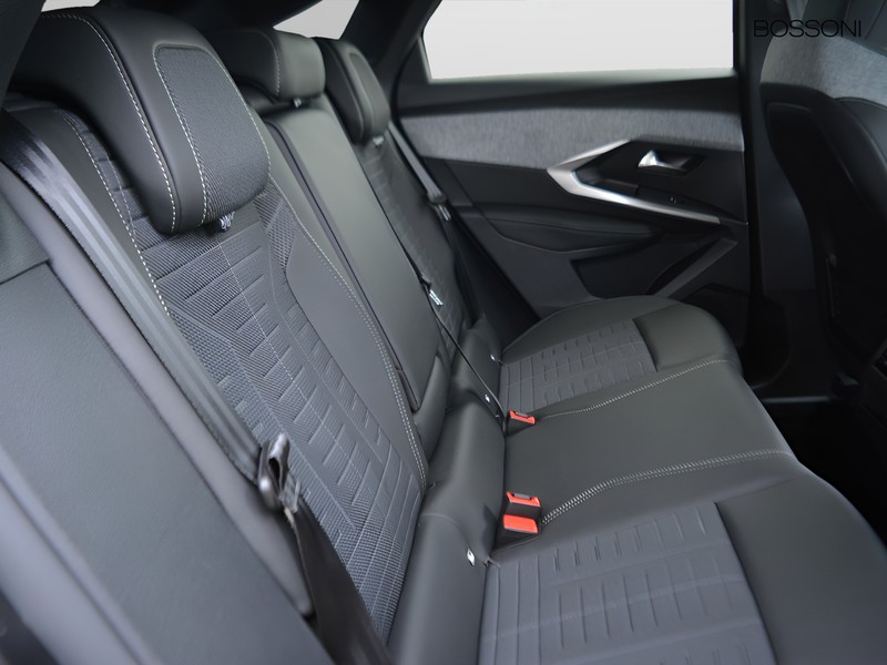 7 - Peugeot 3008 1.2 hybrid 145cv gt e-dcs6