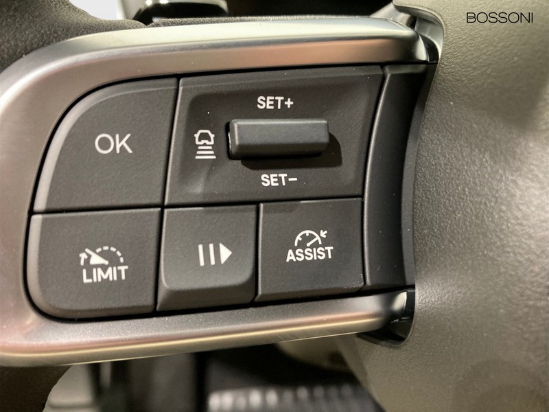13 - Jeep Avenger 1.2 turbo e-hybrid mhev 145cv the north face 4xe