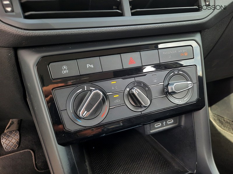 13 - Volkswagen T-Cross 1.0 tsi 95cv style