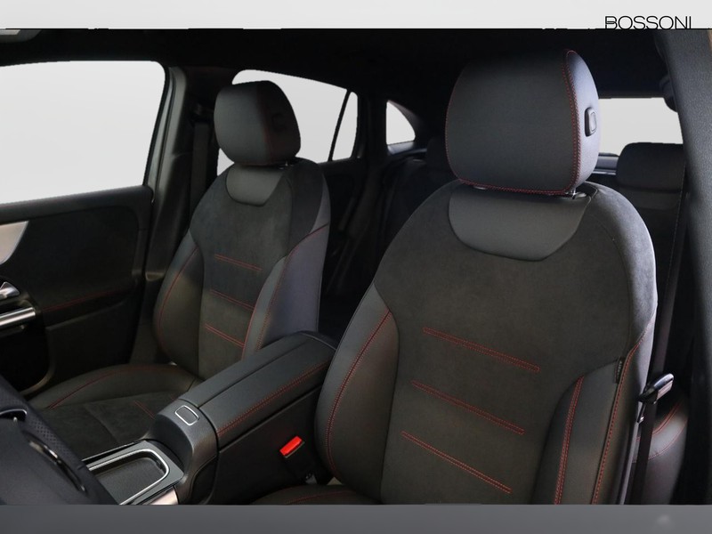 7 - Mercedes GLA 200 d amg line premium 8g-dct