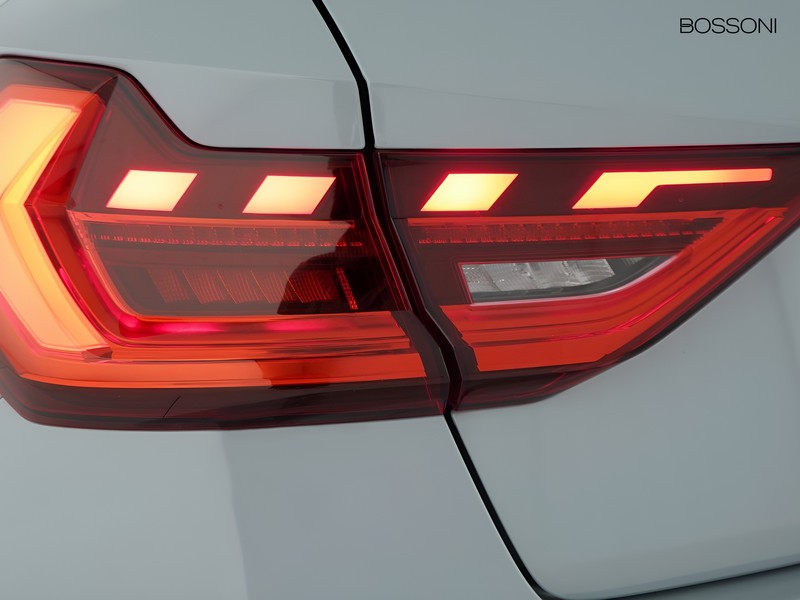 7 - Audi A1 sportback 40 2.0 tfsi 207cv s line edition s tronic