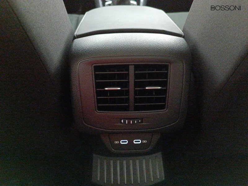 13 - Volkswagen T-Roc 2.0 tdi scr 115cv style