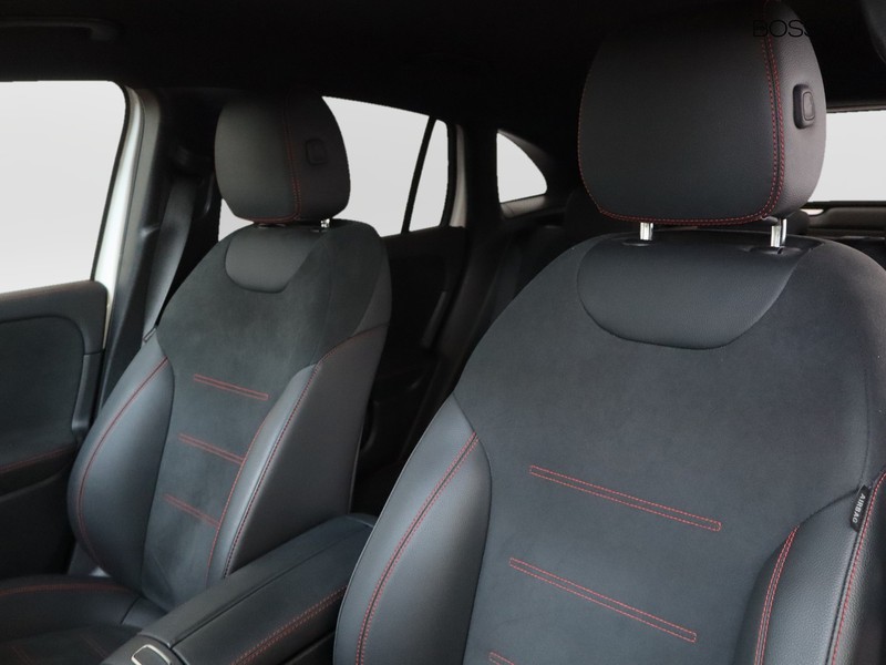 7 - Mercedes GLA 180 d amg line advanced plus 8g-dct