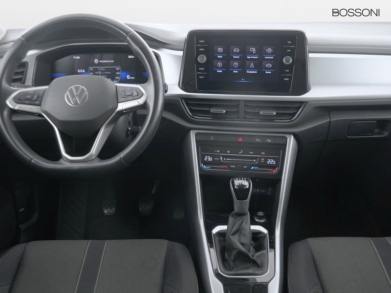 7 - Volkswagen T-Roc 1.0 tsi 110cv life