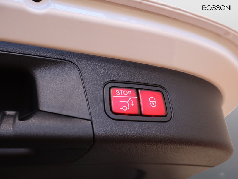 19 - Mercedes GLA 250 e plug-in-hybrid amg line extra 8g-dct