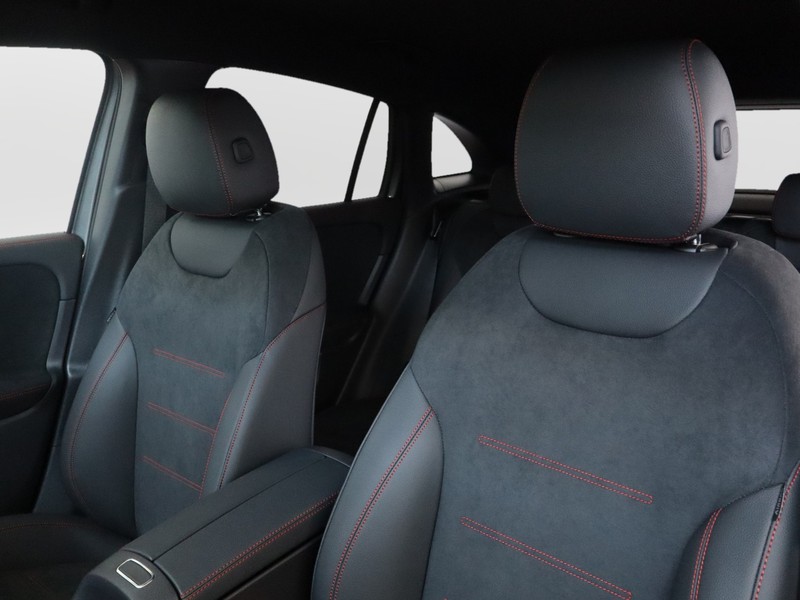 7 - Mercedes GLA 250 e plug-in-hybrid amg line extra 8g-dct