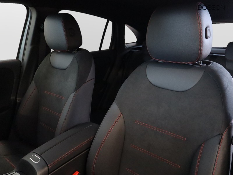 7 - Mercedes GLA 200 d amg line extra 8g-dct