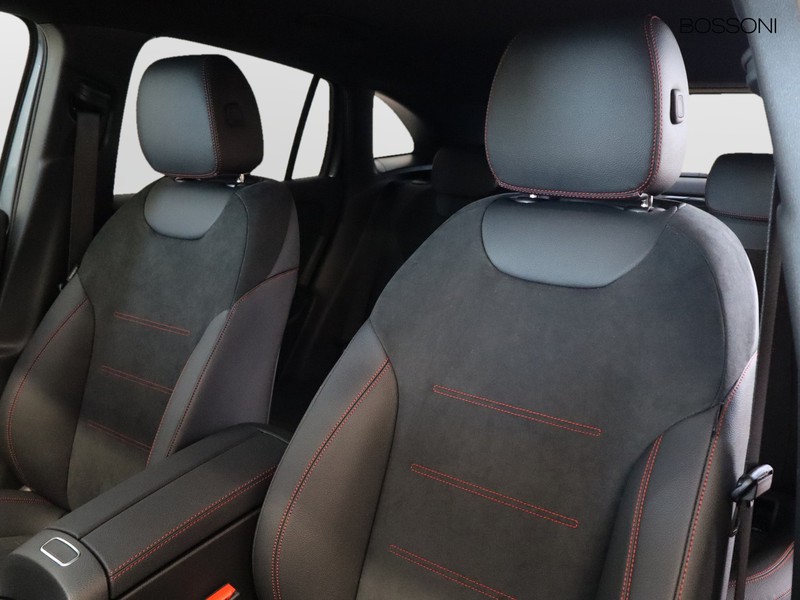 7 - Mercedes GLA 200 d amg line extra 8g-dct