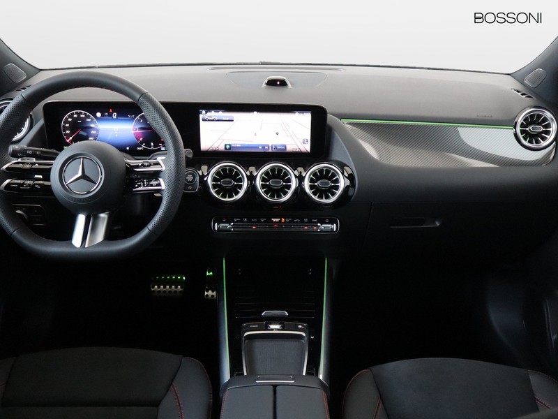 13 - Mercedes GLA 200 d amg line extra 8g-dct