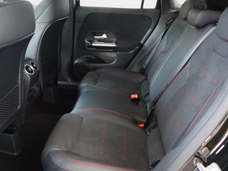 7 - Mercedes GLA 200 d amg line extra 8g-dct