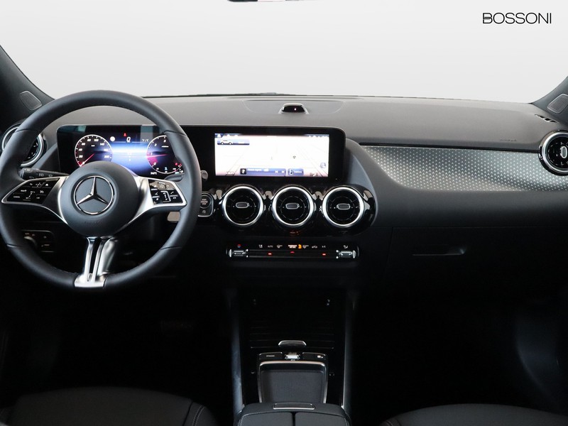 13 - Mercedes GLA 200 d progressive extra 8g-dct
