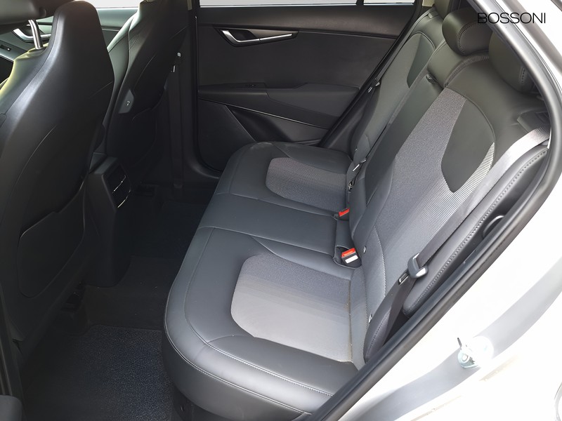 13 - Kia Niro 1.6 gdi hybrid style dct6