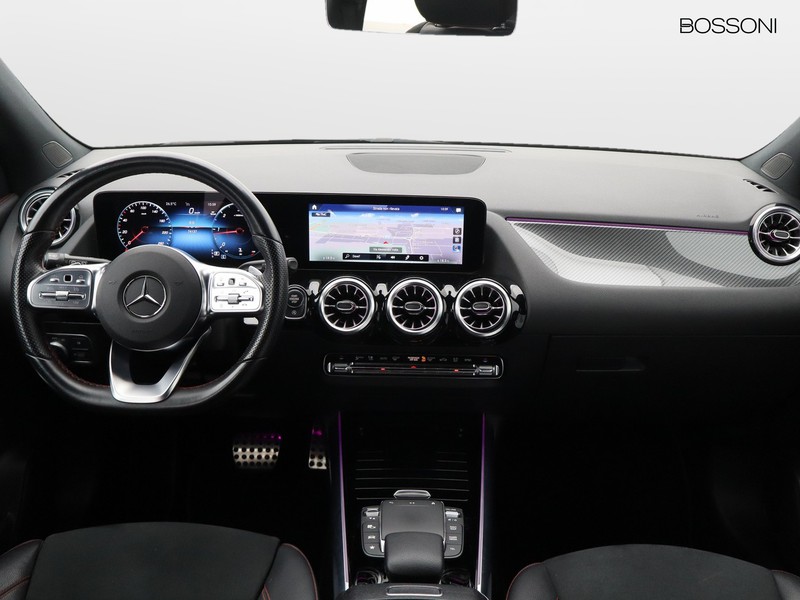 13 - Mercedes GLA 200 d premium 4matic 8g-dct