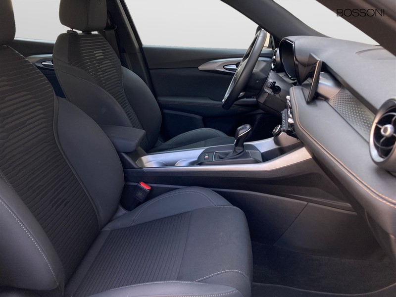 7 - Alfa Romeo Tonale 1.5 hybrid 130cv sprint tct7