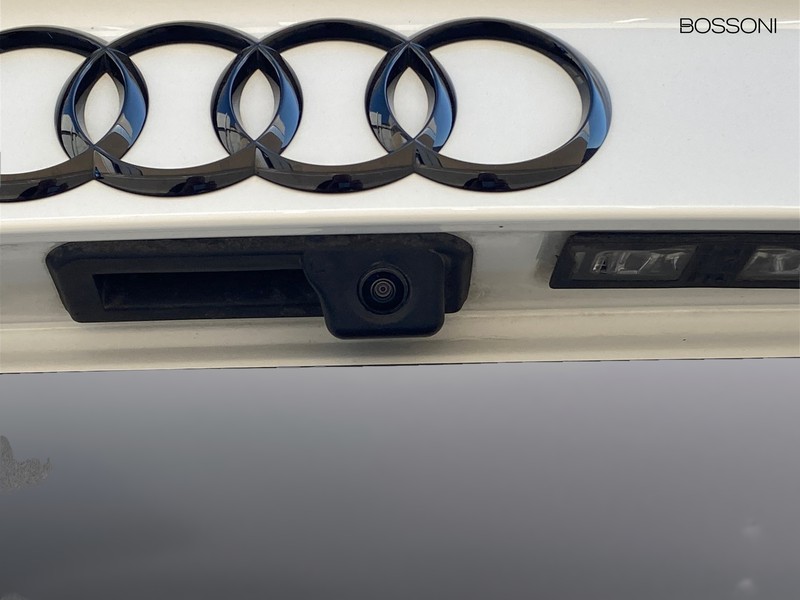 25 - Audi Q3 sportback 35 2.0 tdi s line edition s tronic